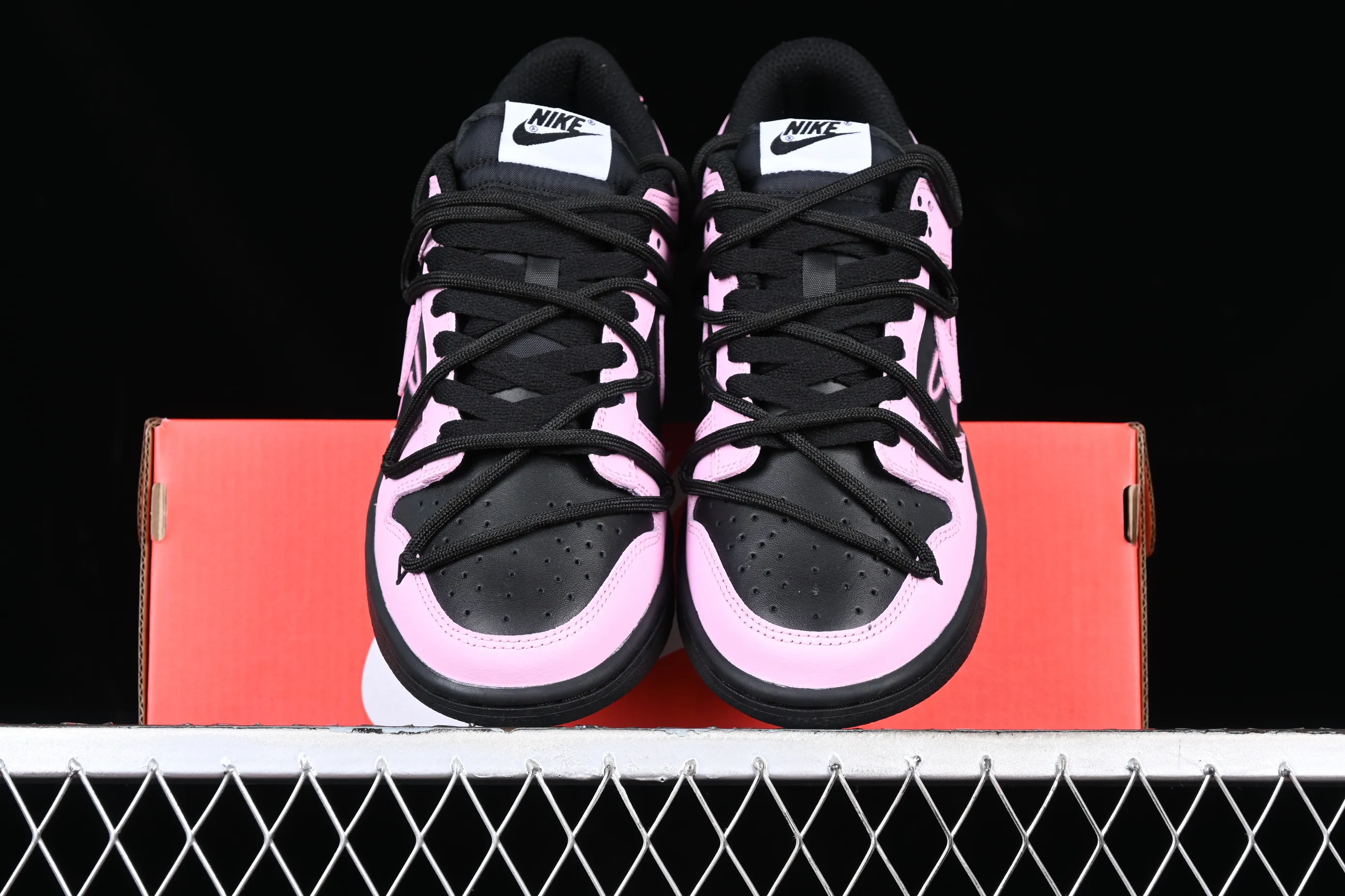 All Categories Nk SB Dunk Series Nk SB Dunk Low Low-top Sneakers Nk Dunk Low Bubble Jellyfish Neon Interstellar Millennium Cyber ​​Hot Girl Sweet Cool Customized Deconstructed Strap Casual Sneakers FD1232-001